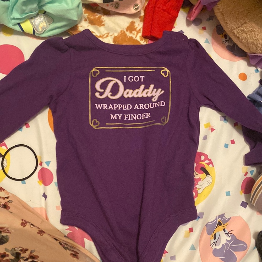 Purple onesie (6-9monthes)